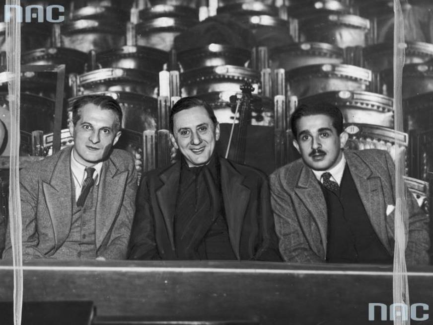 The creators of the Qui Pro Quo cabaret, from the left: Julian Tuwim, Fryderyk Járosy, Marian Hemar, photo: Narodowe Archiwum Cyfrowe